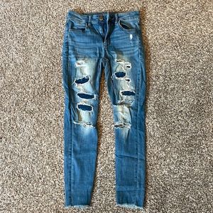 American eagle distressed jeans. Size 4 short
